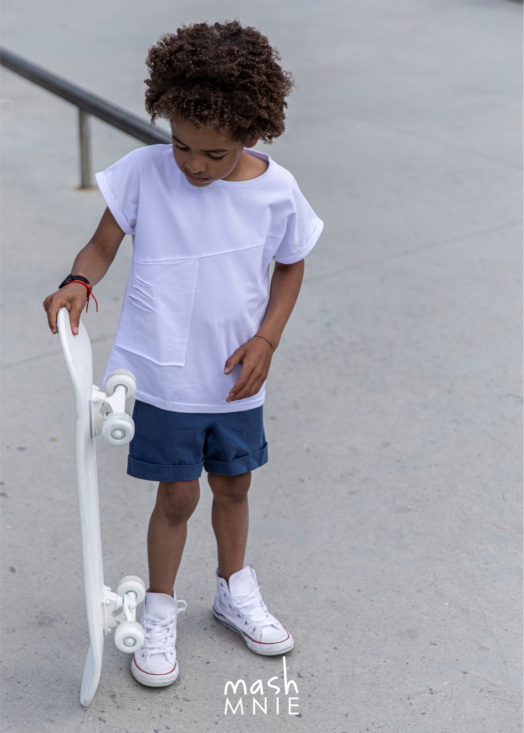 Chlapčenské tričko s potlačou  a vreckom - Mash MNIE biela