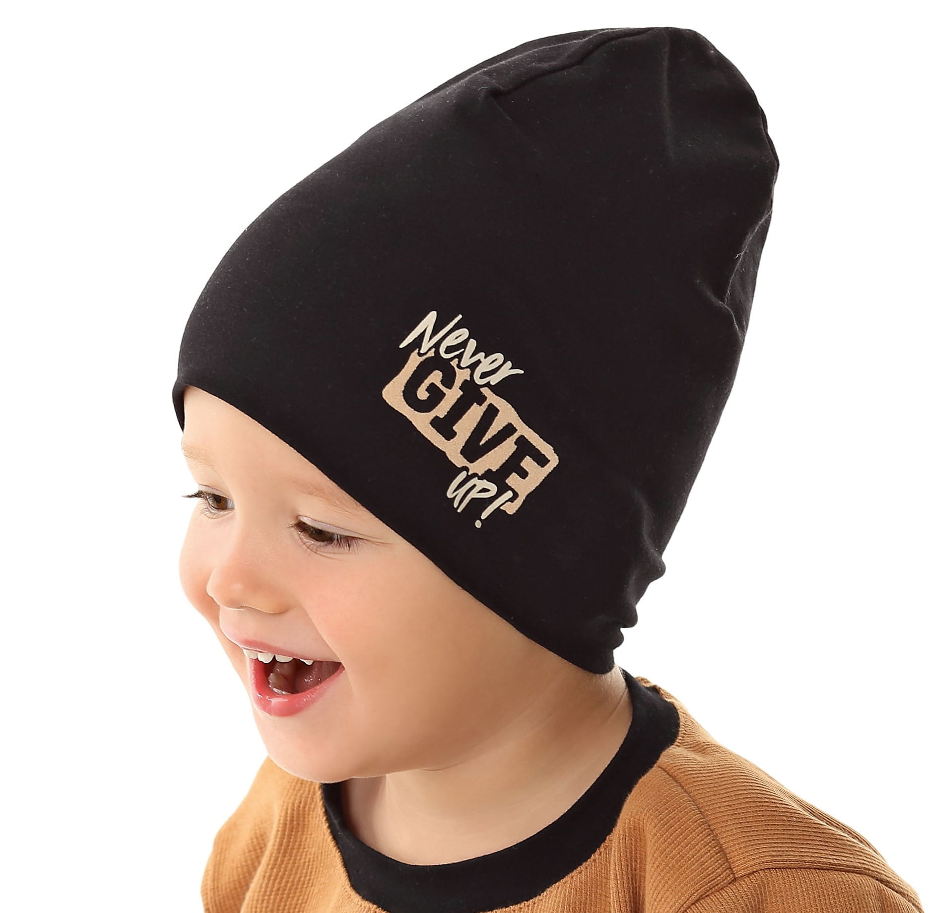 Chlapčenská čiapka s nápisom Rafal MWJ-3269 čierna